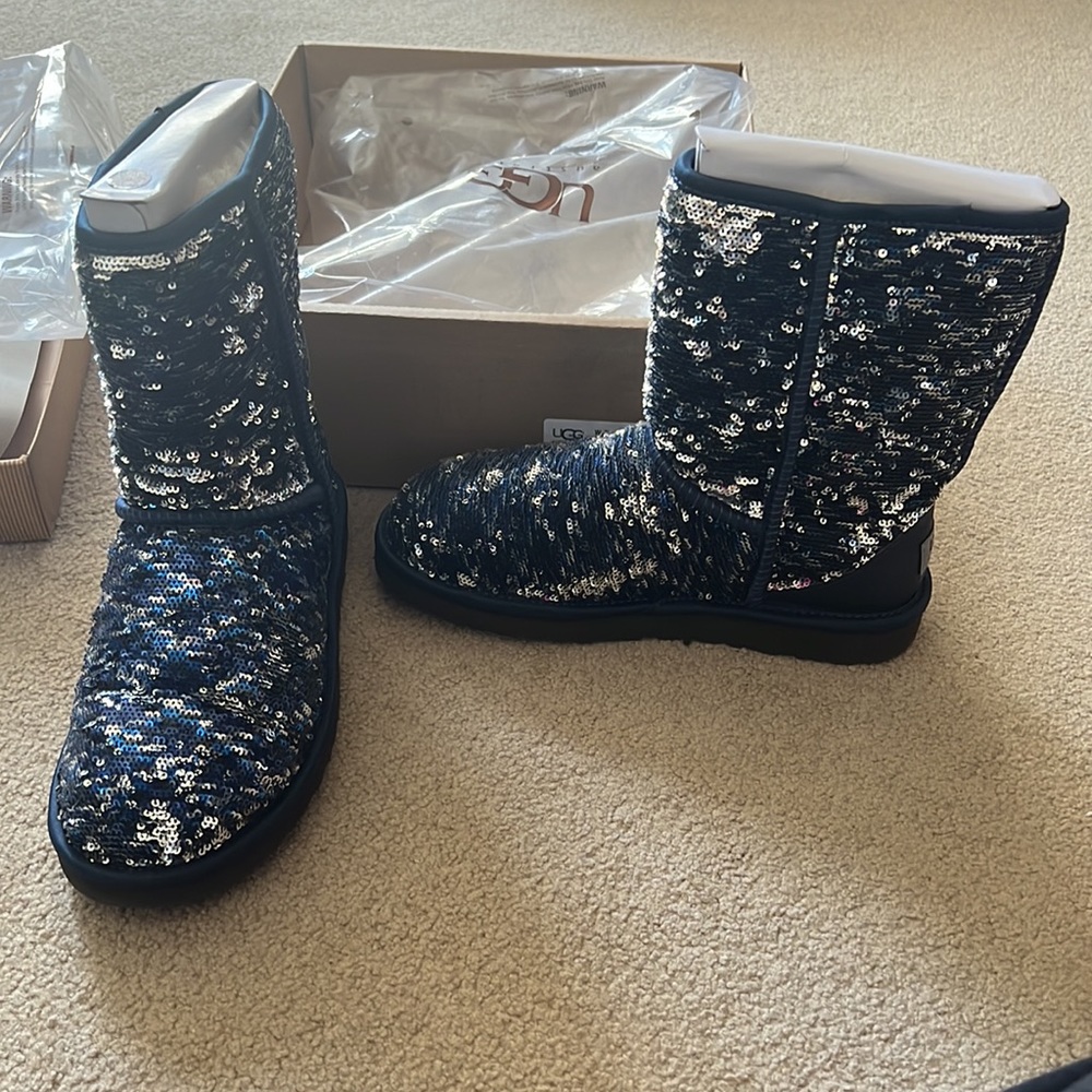 UGG classic short boots, sparkle blue, size 7, original box and packaging!